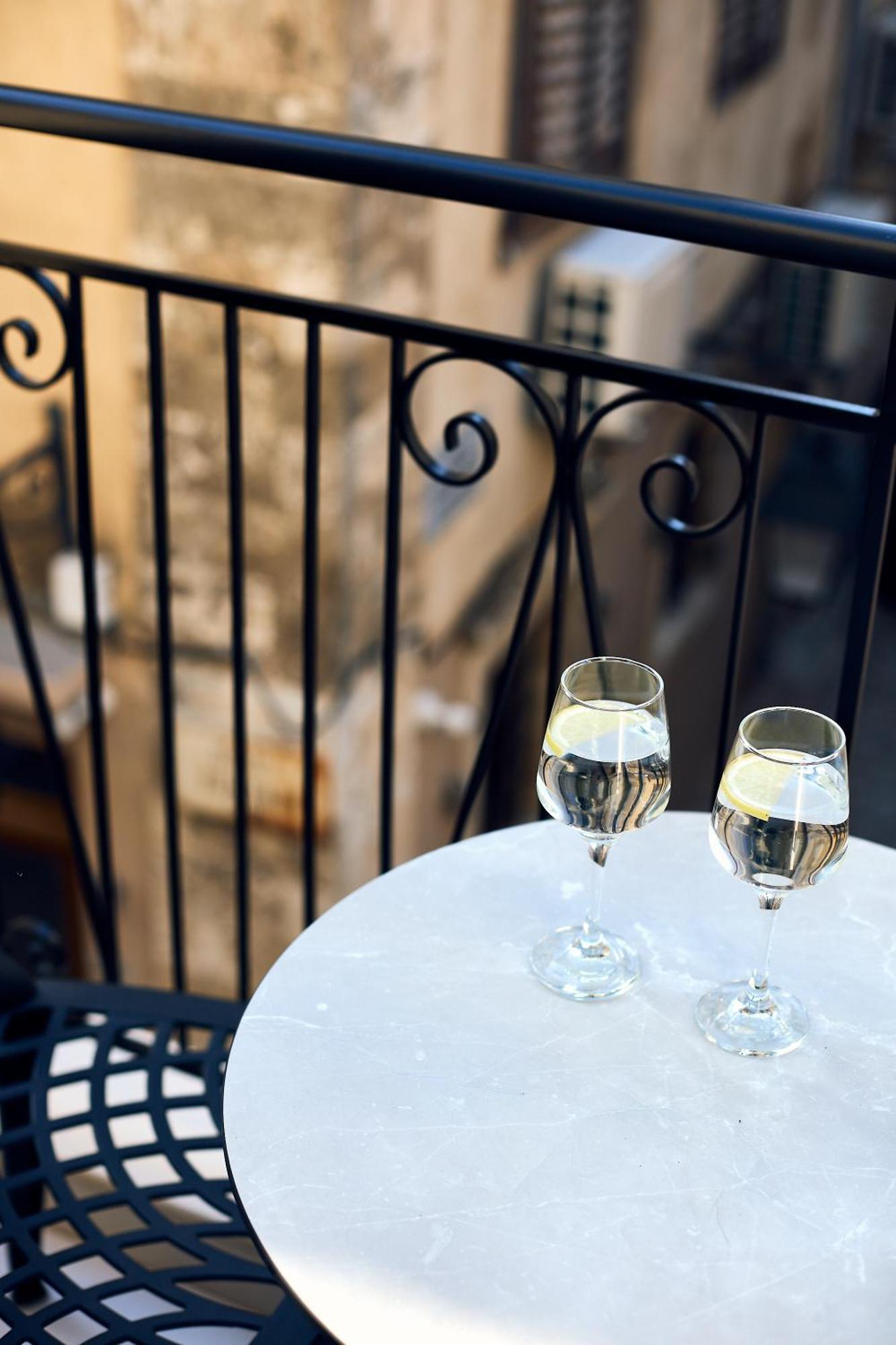 Grande Madonna Luxury Boutique Suites Rethymno Quarto foto