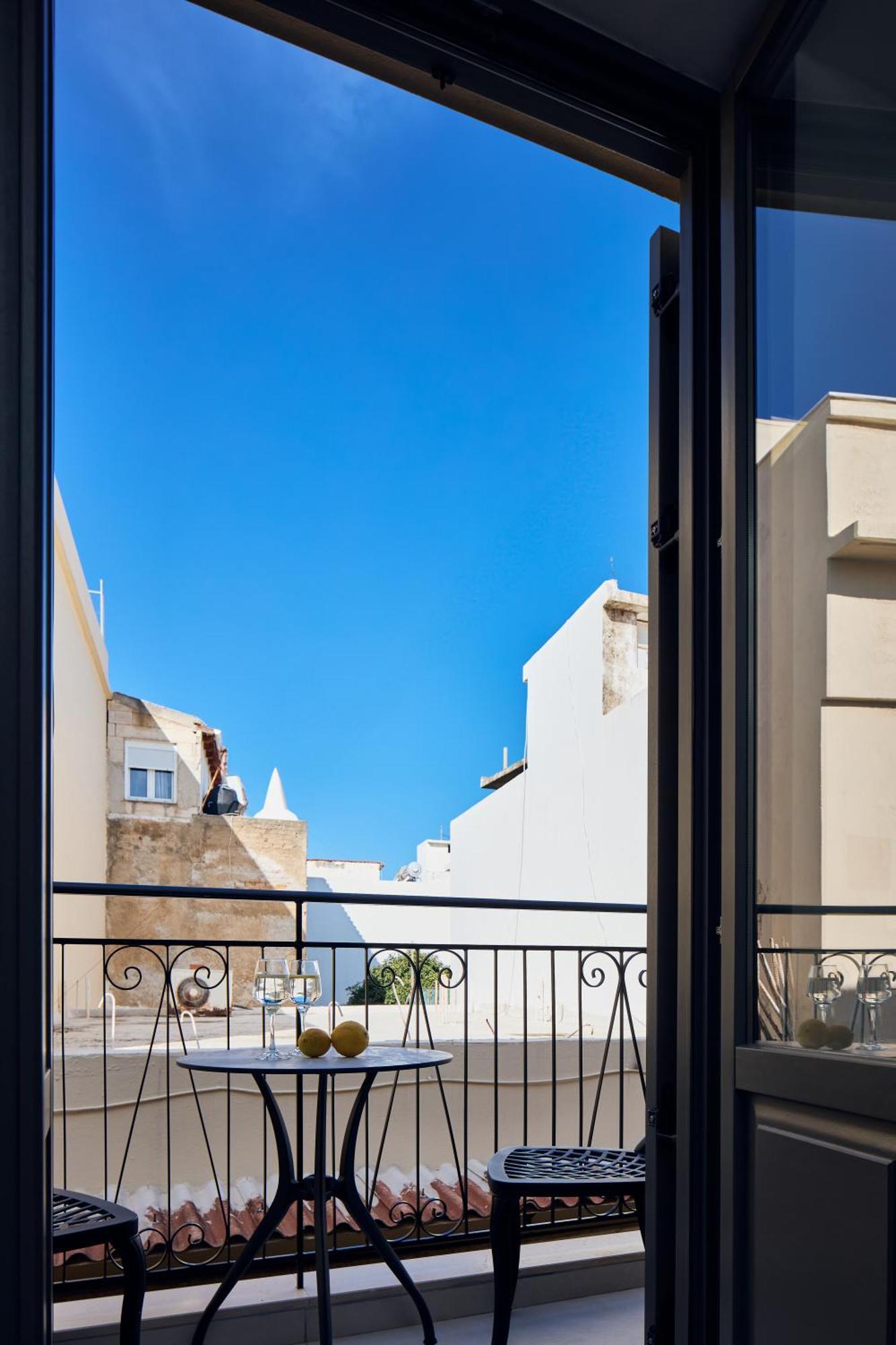 Grande Madonna Luxury Boutique Suites Rethymno Quarto foto