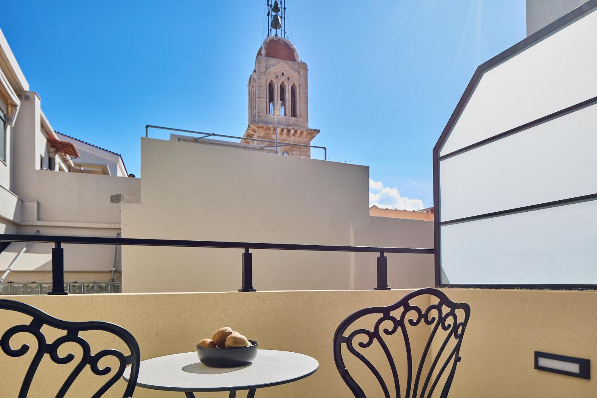 Grande Madonna Luxury Boutique Suites Rethymno Quarto foto