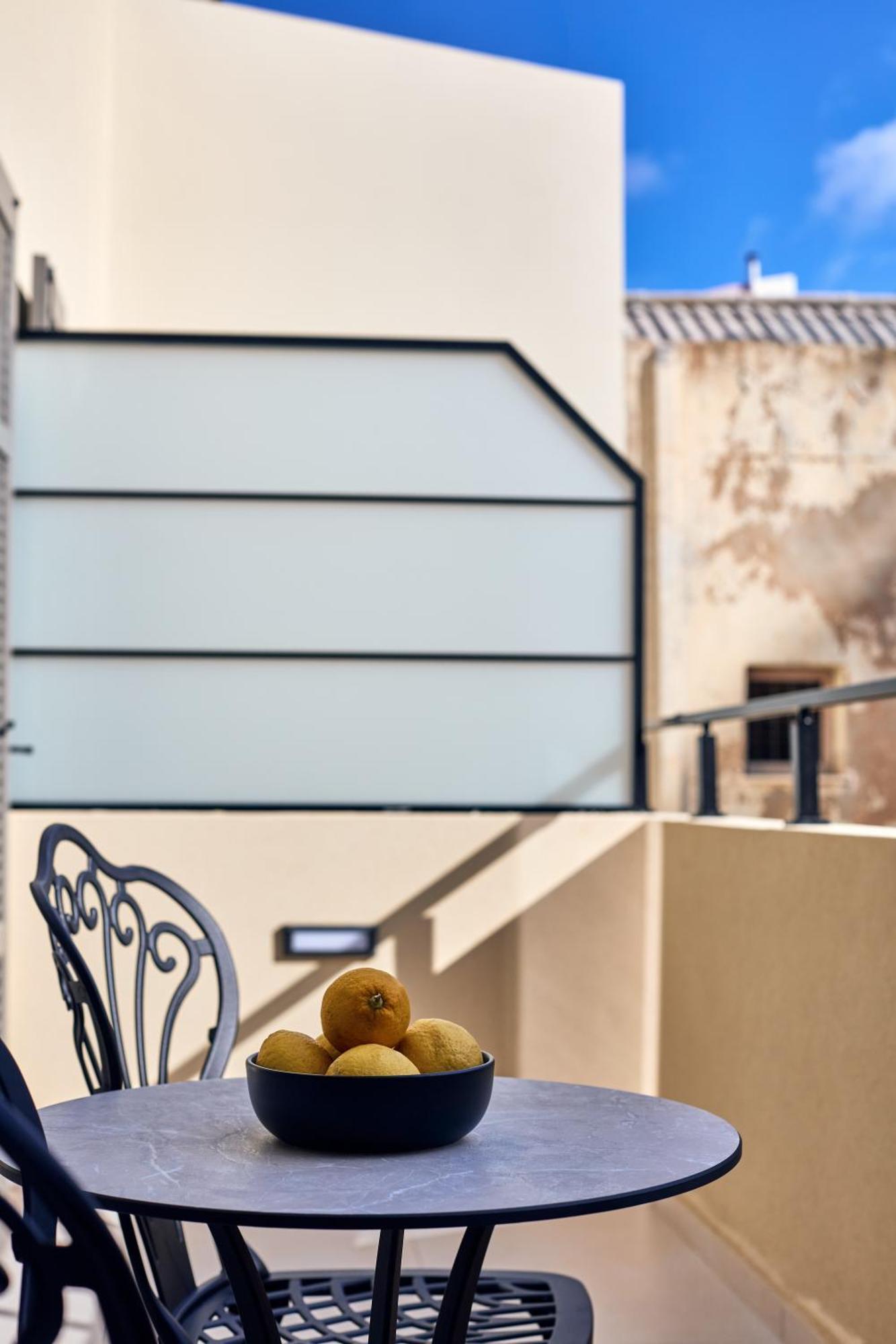 Grande Madonna Luxury Boutique Suites Rethymno Quarto foto