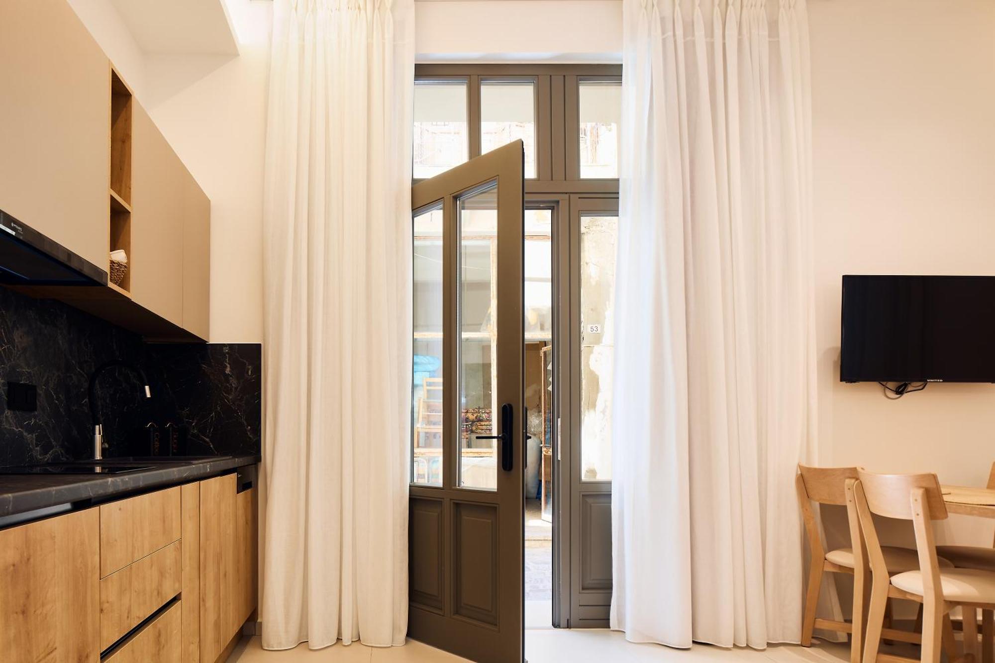 Grande Madonna Luxury Boutique Suites Rethymno Quarto foto